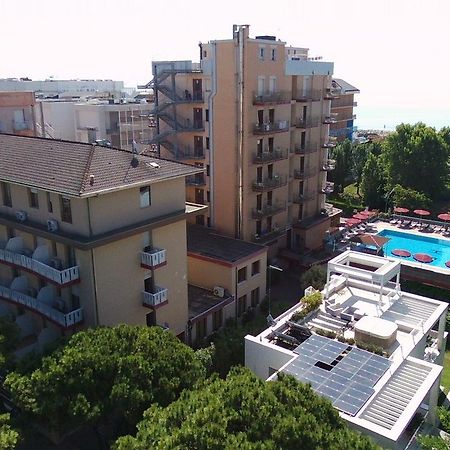 Hotel Sofia Лідо-ді-Єзоло Екстер'єр фото