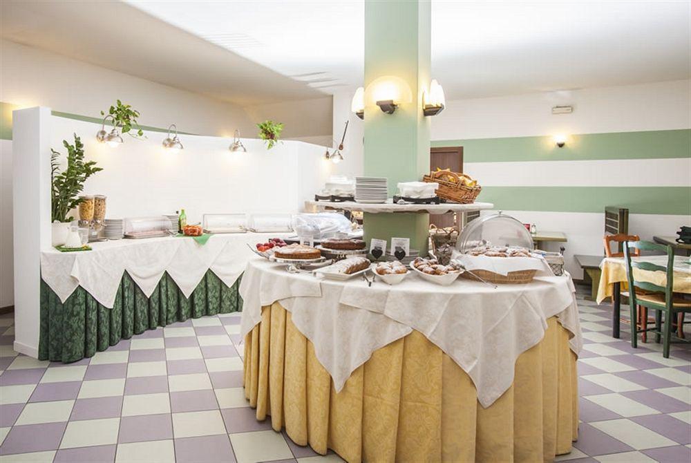 Hotel Sofia Лідо-ді-Єзоло Екстер'єр фото