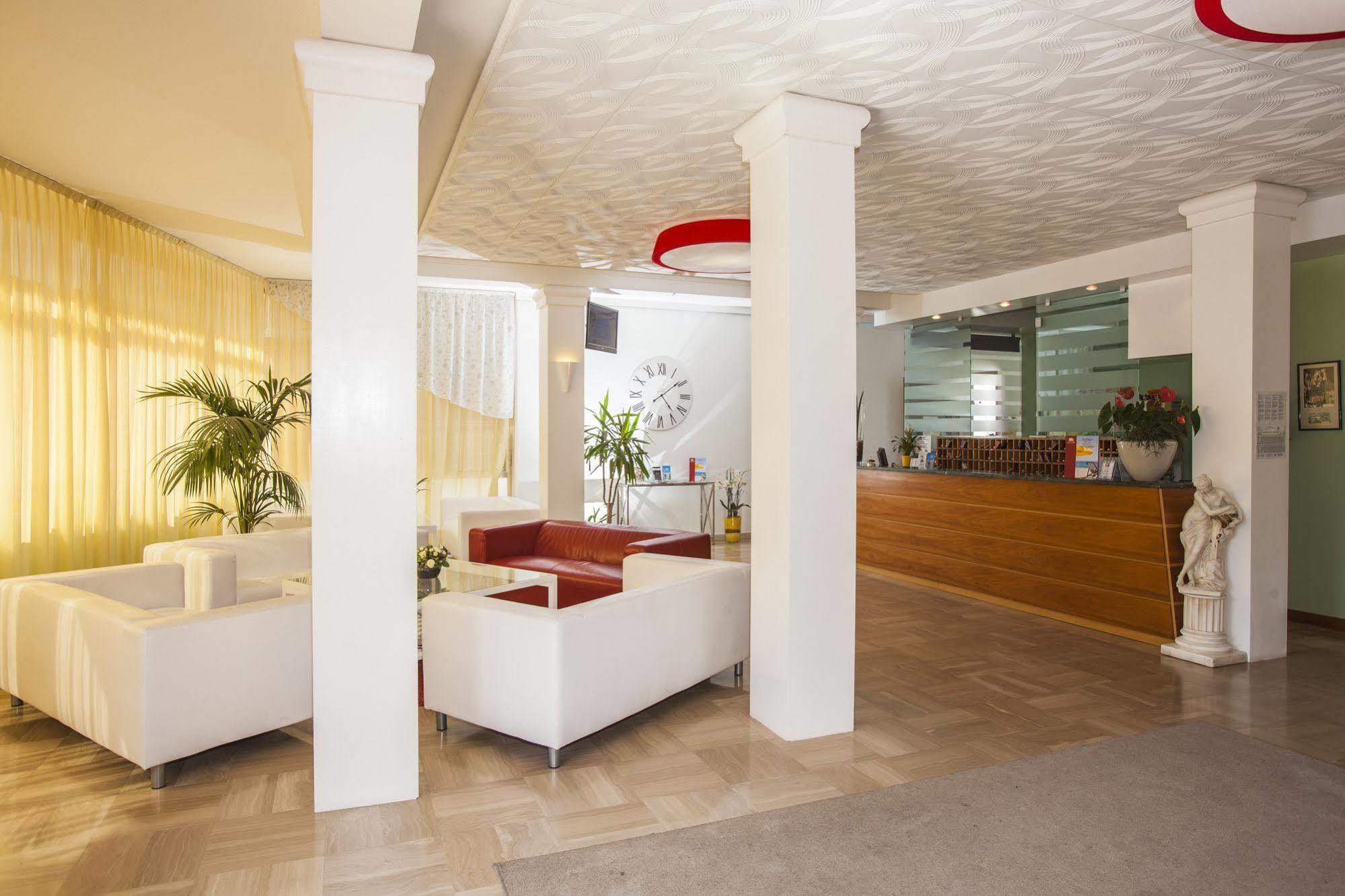 Hotel Sofia Лідо-ді-Єзоло Екстер'єр фото