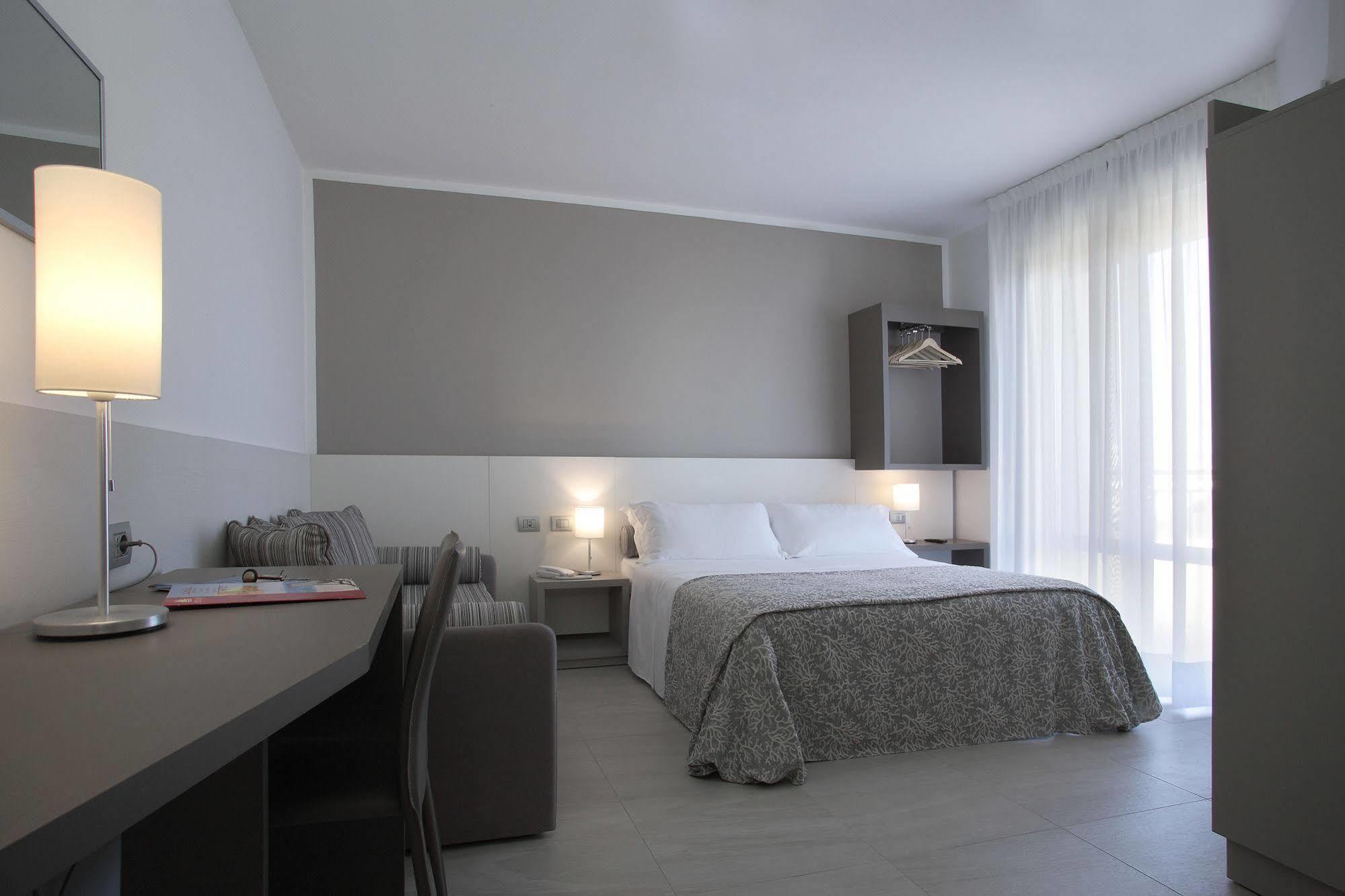 Hotel Sofia Лідо-ді-Єзоло Екстер'єр фото