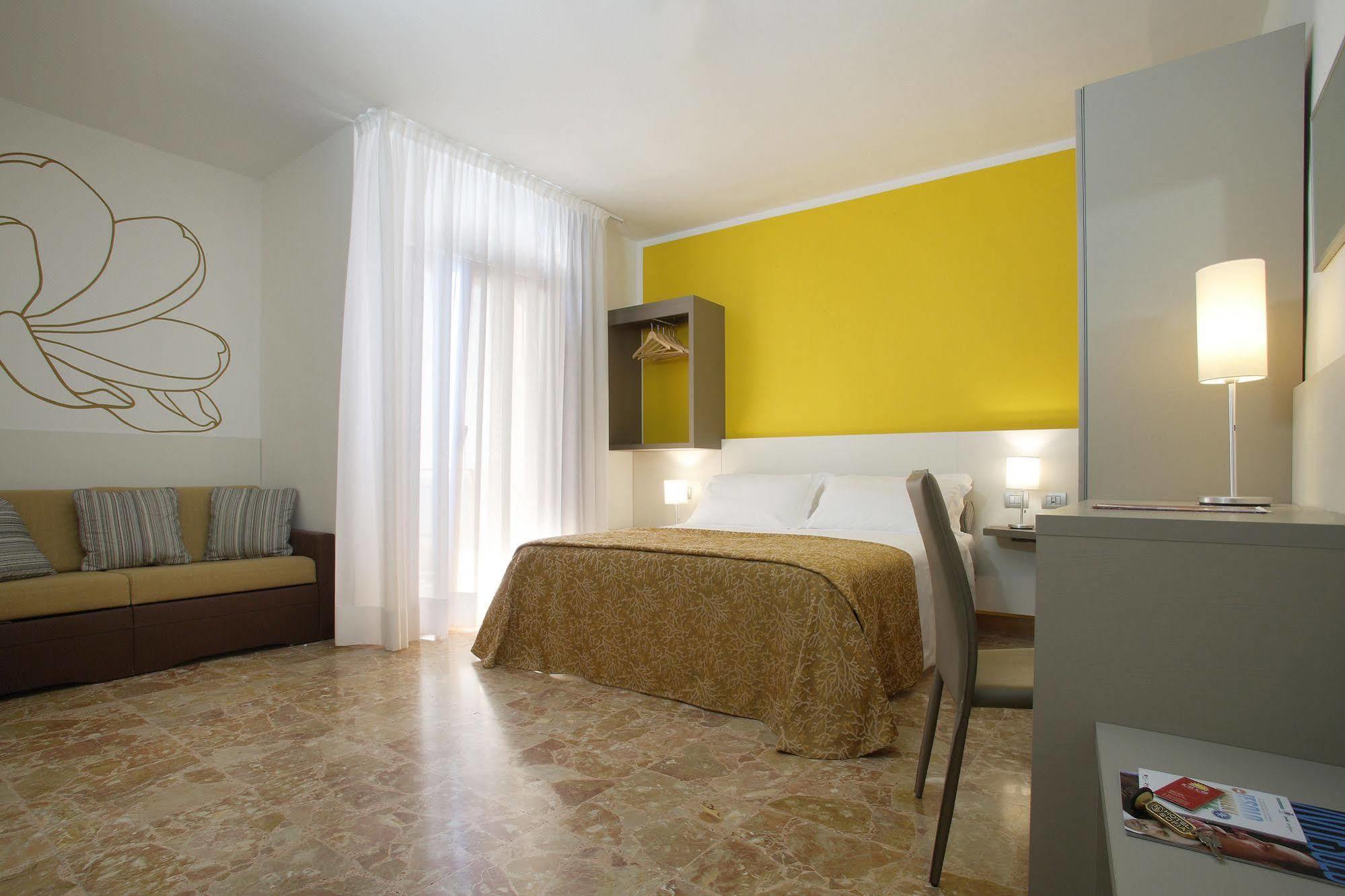 Hotel Sofia Лідо-ді-Єзоло Екстер'єр фото