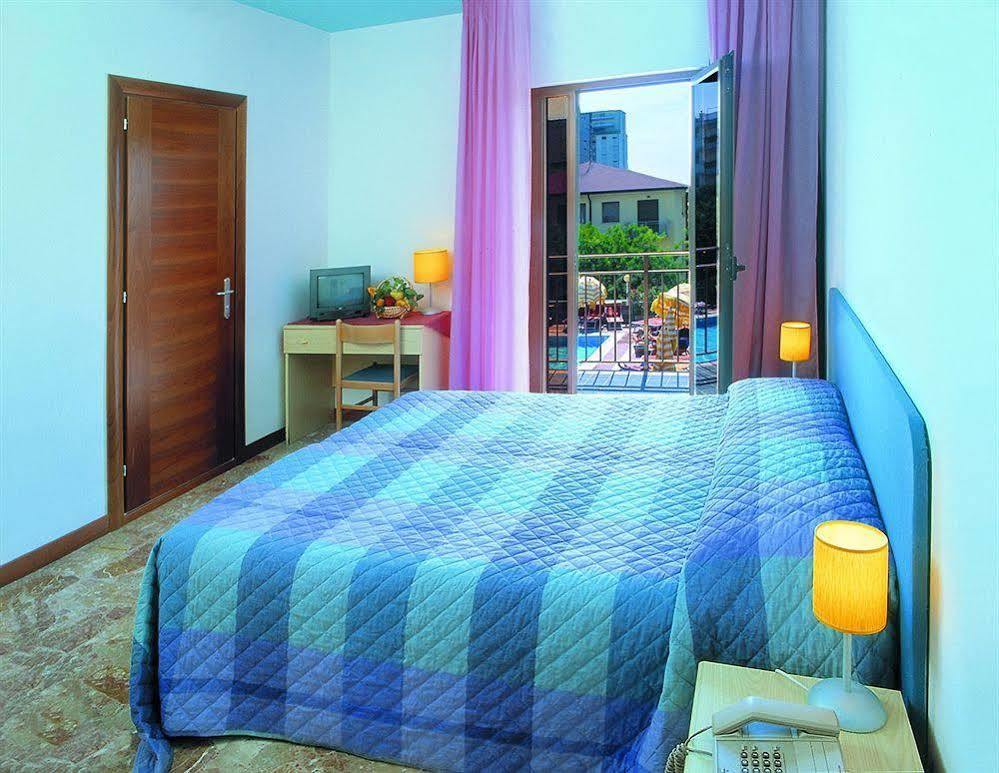 Hotel Sofia Лідо-ді-Єзоло Екстер'єр фото