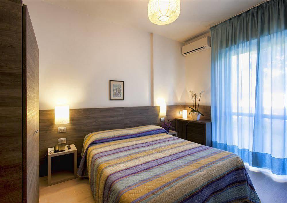 Hotel Sofia Лідо-ді-Єзоло Екстер'єр фото