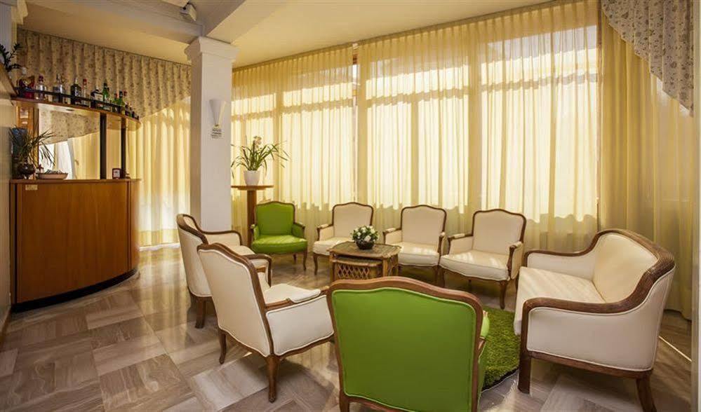 Hotel Sofia Лідо-ді-Єзоло Екстер'єр фото